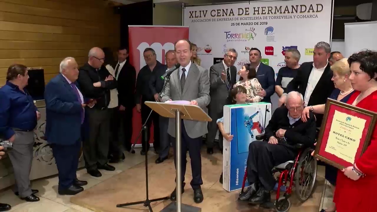 44 Cena de hermandad y entrega de los Tenedores de Oro